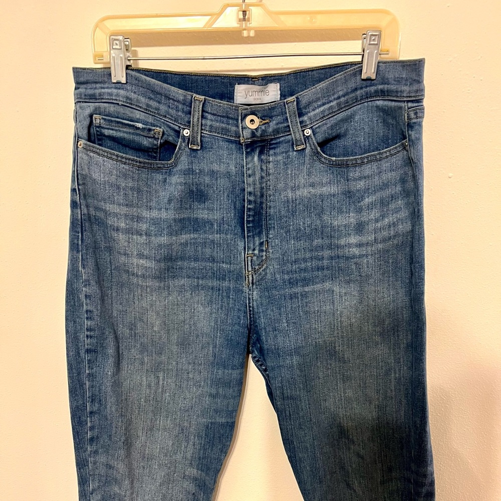 Yummie Straight Leg Jeans